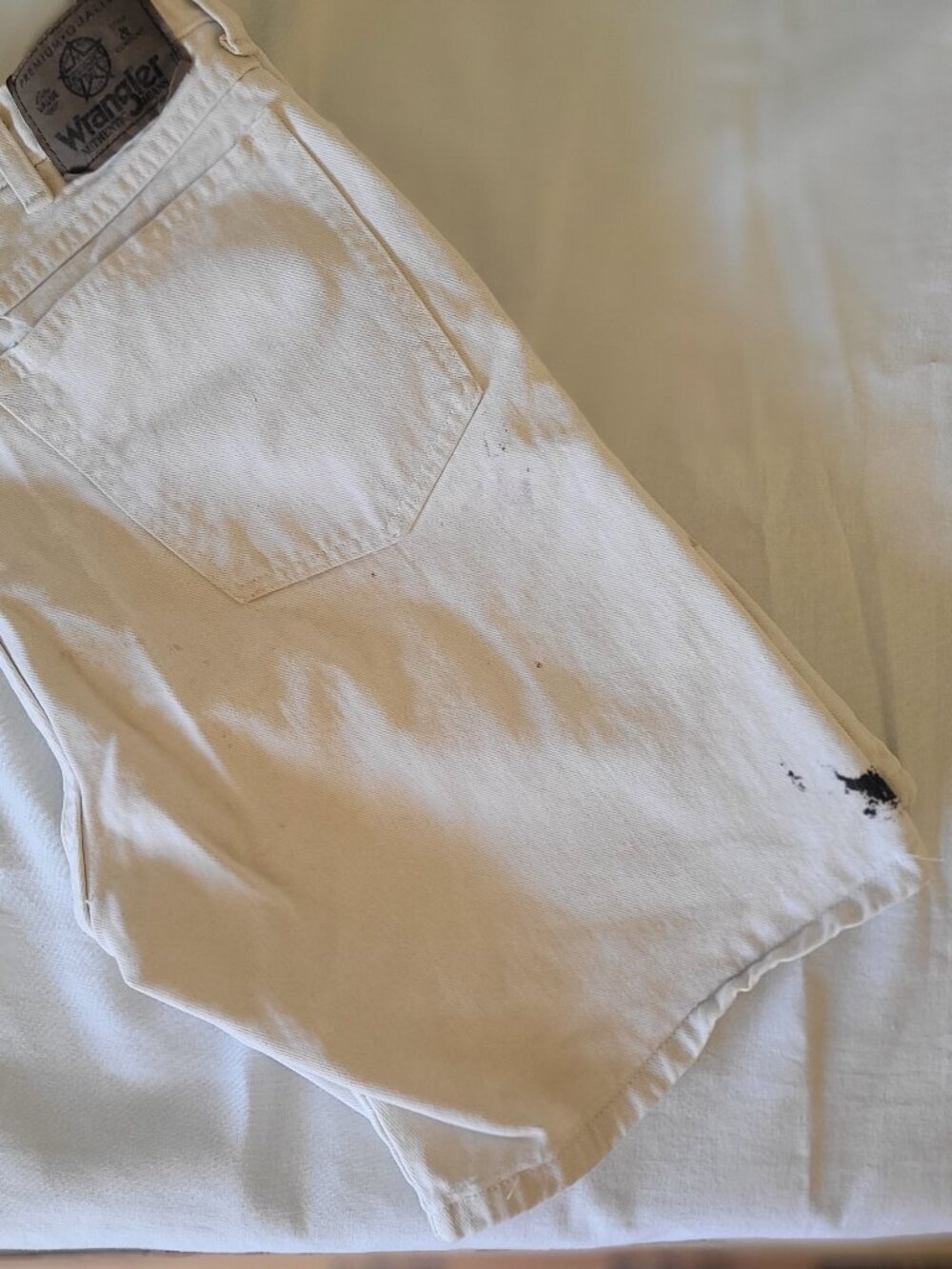 Wrangler Off White Stained Jean Shorts Size 34